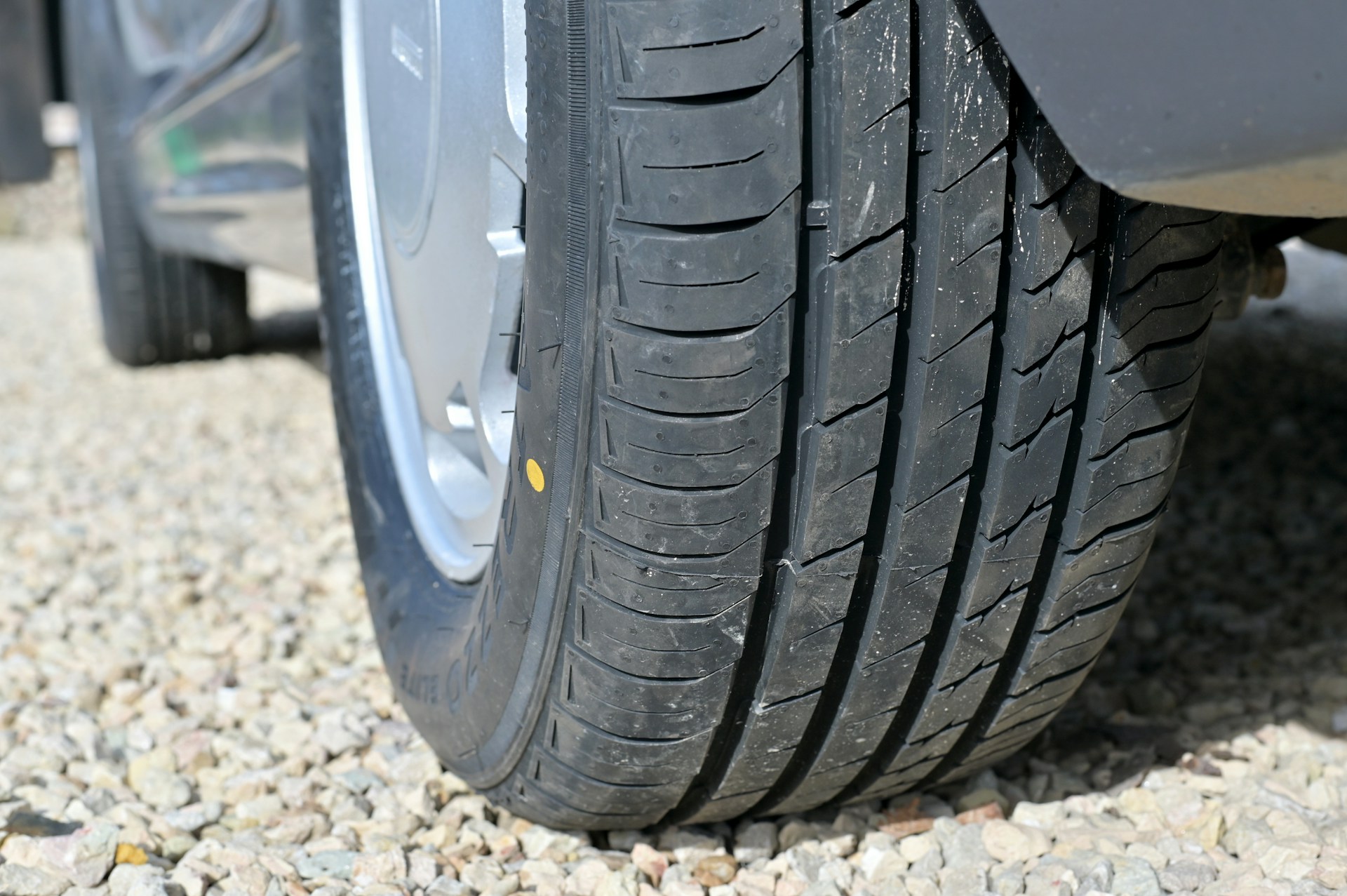 Representação de pneu 175/65 R14: tudo o que você precisa saber.